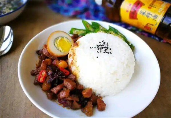 香婆婆卤肉饭