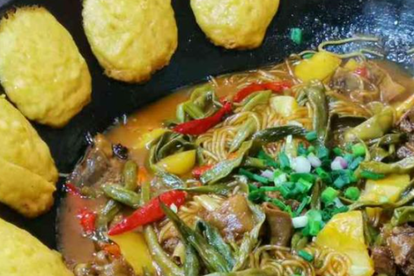 小村人家铁锅炖