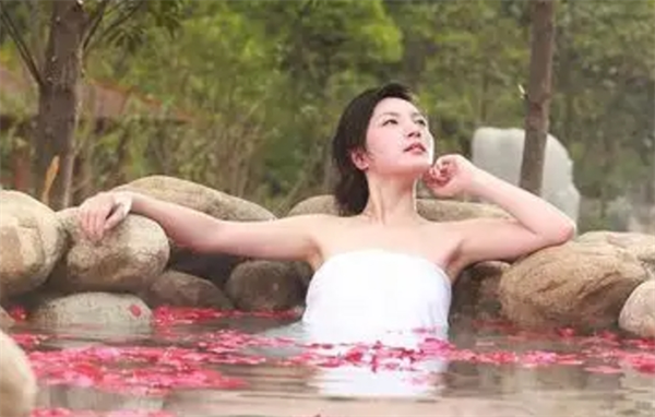 莲花山温泉度假村
