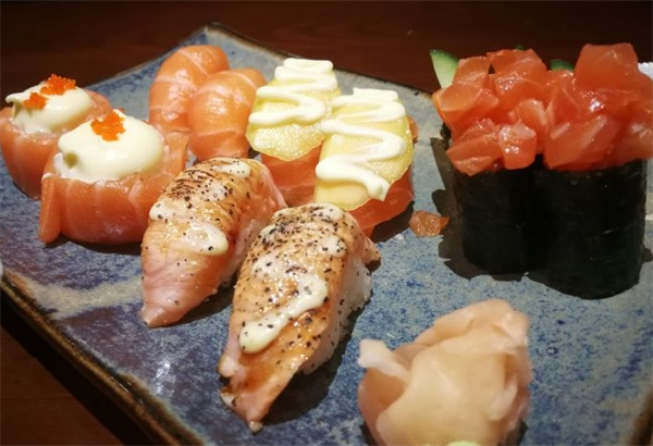 飨居寿司屋