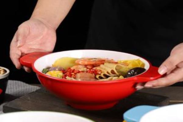 味香见大碗麻辣烫加盟