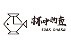 杯中的鱼奶茶加盟