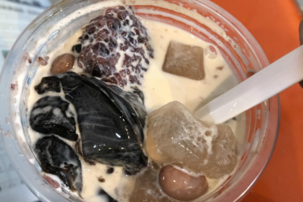 梁优俍烧仙草