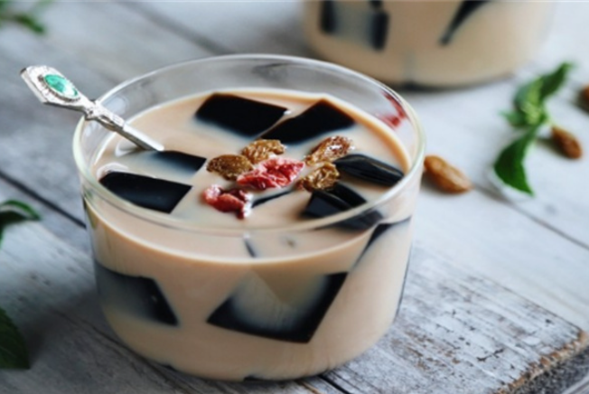 巴黎春天奶茶店加盟
