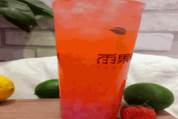 雨果爱鲜果茶饮