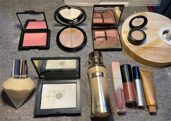 婵舍化妆品