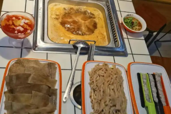 蓉小宝串串火锅加盟