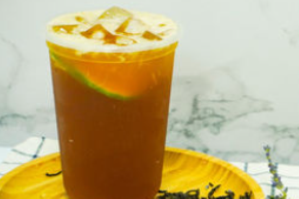 辛小甜手打柠檬茶鲜奶茶