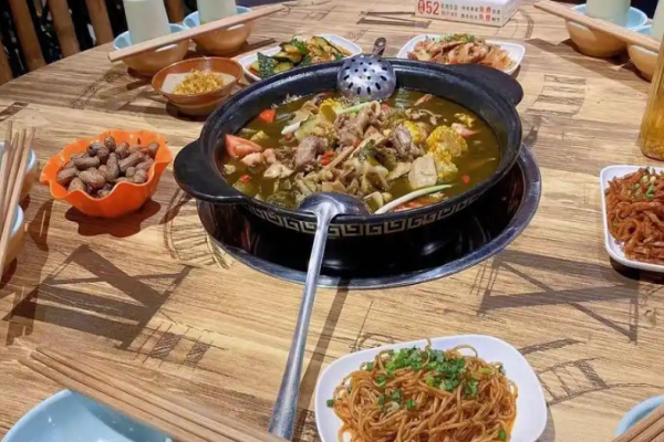 馋猫牛杂新派火锅加盟