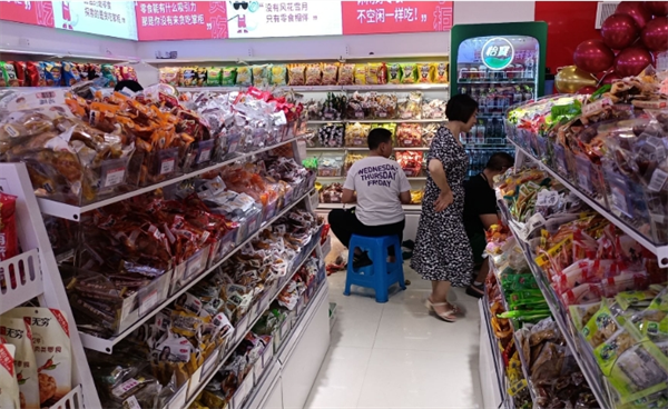 贪吃掌柜零食店加盟