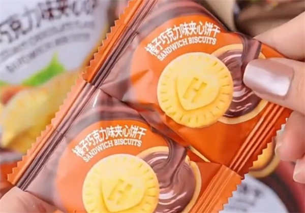 馋嘴女孩休闲食品加盟