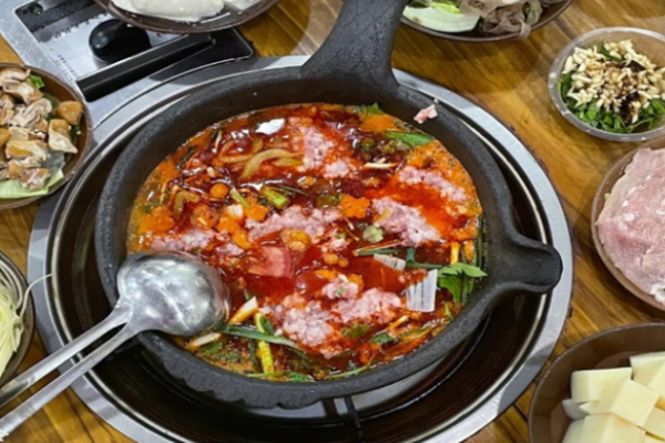 钱摊摊安顺夺夺粉火锅