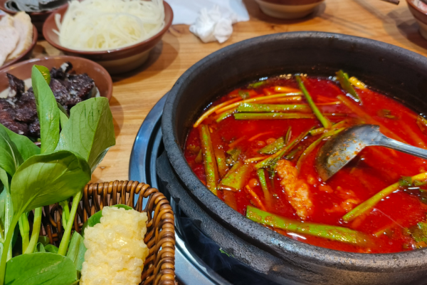 沈大勺夺夺粉酸汤火锅