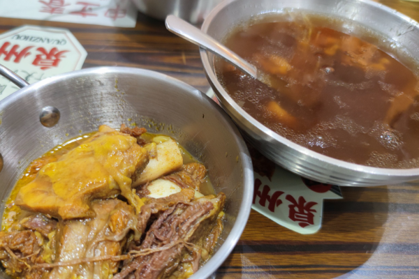 申立春泉州牛肉馆