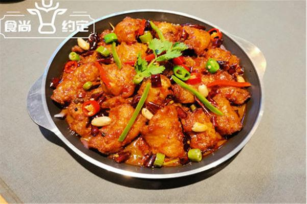 食尚约定岩烤鱼饭加盟