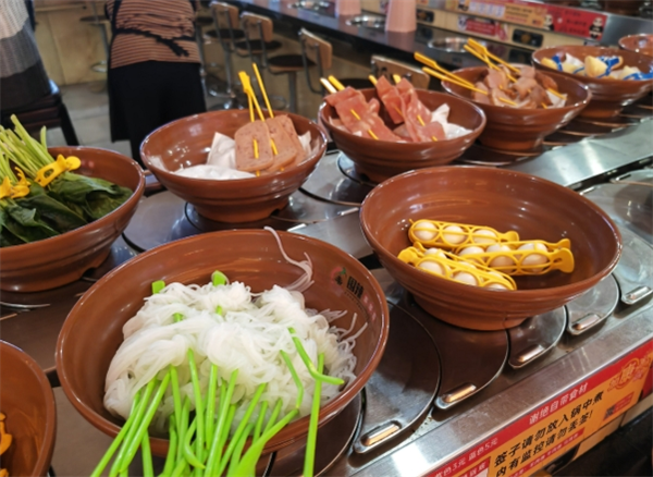 够味旋转小火锅