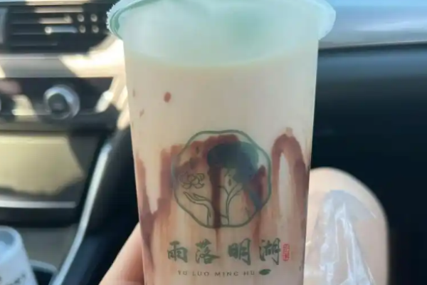 雨落明湖奶茶加盟