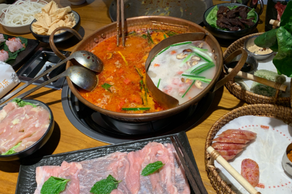 黔番番贵州酸汤牛肉火锅