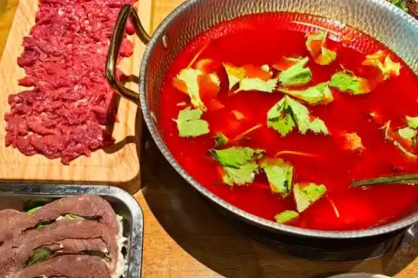 黔番番贵州酸汤牛肉火锅