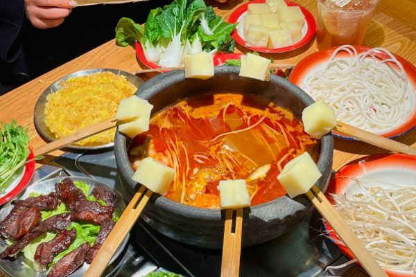 李小明贵州酸汤夺夺粉火锅