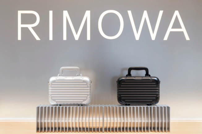 RIMOWA行李箱
