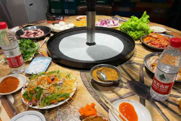 爽哥地锅烤肉加盟