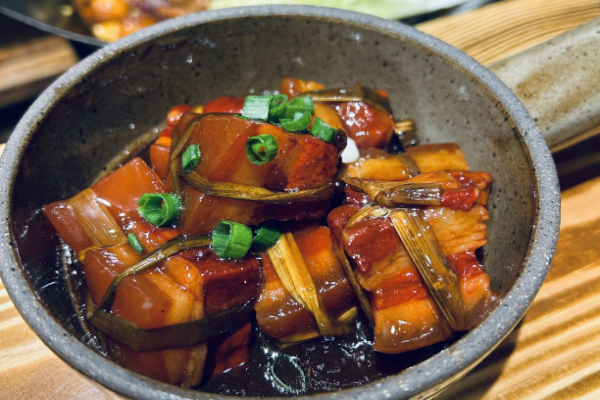 恰小湘炉边菜加盟