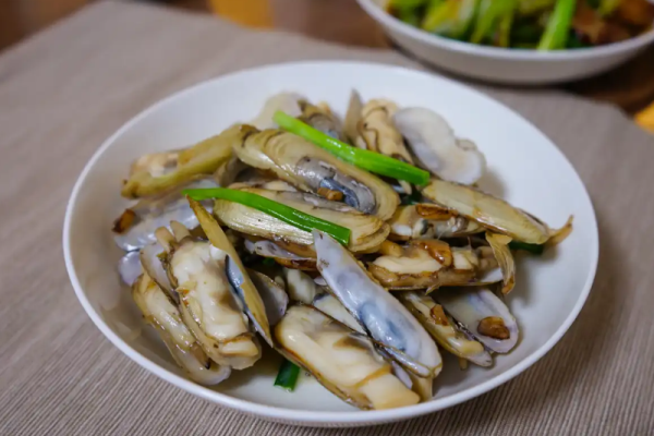 春上村里川湘家常菜加盟