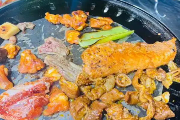肉小胖地摊烤肉加盟
