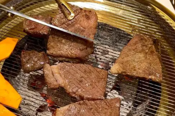探牛鲜切泥炉烤肉加盟