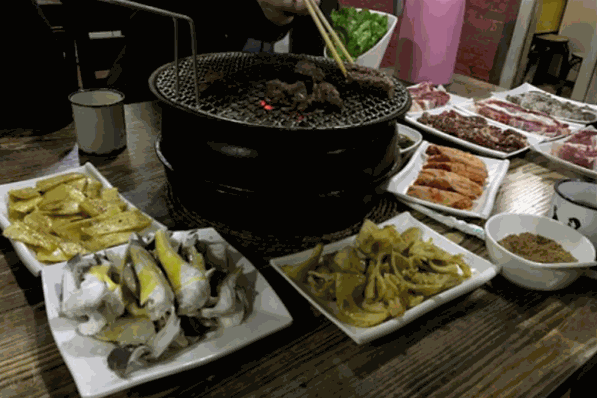 小泥炉烤肉加盟