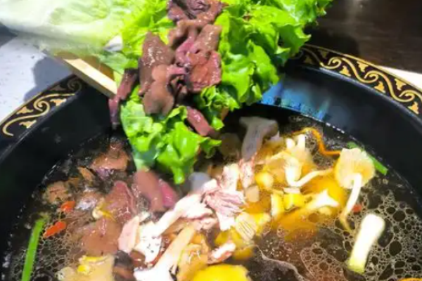 花与菌野生菌火锅加盟