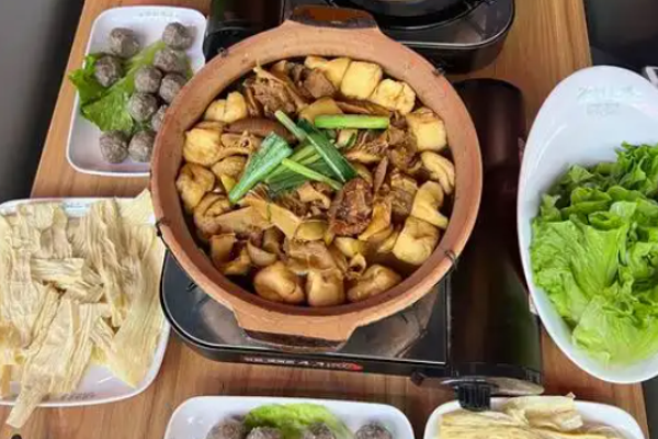 火正宫现炖牛腩煲加盟