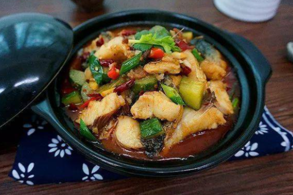 小能耐砂锅菜加盟