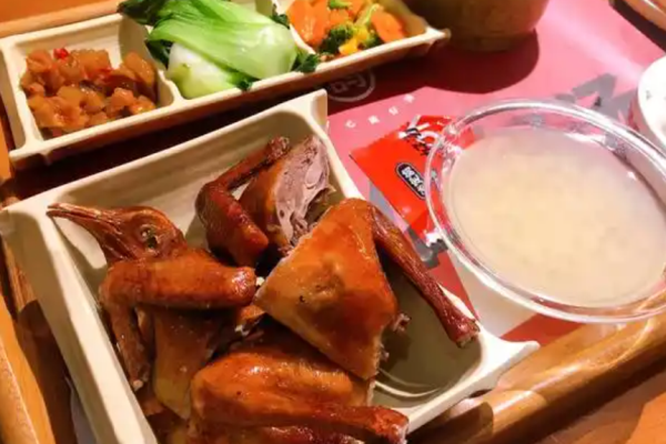 淡定鸽粤菜加盟