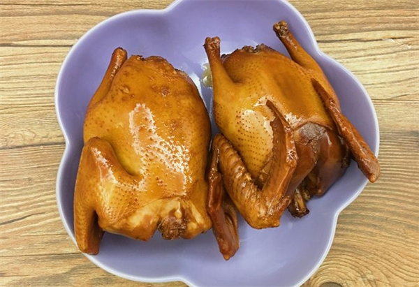 叼食