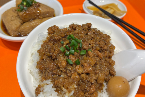 立文夏白切肉牛腩饭加盟