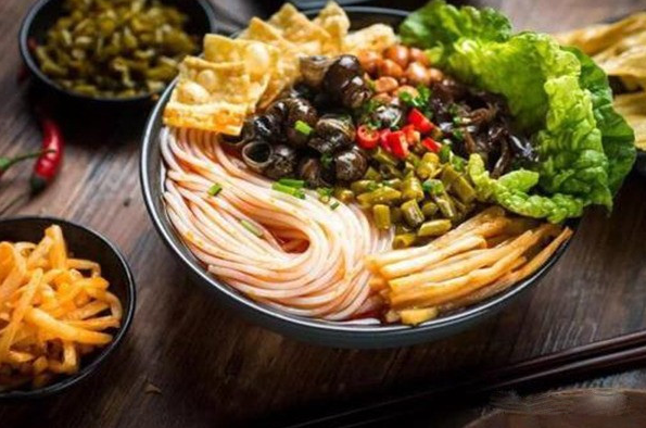 云堂食螺蛳粉加盟