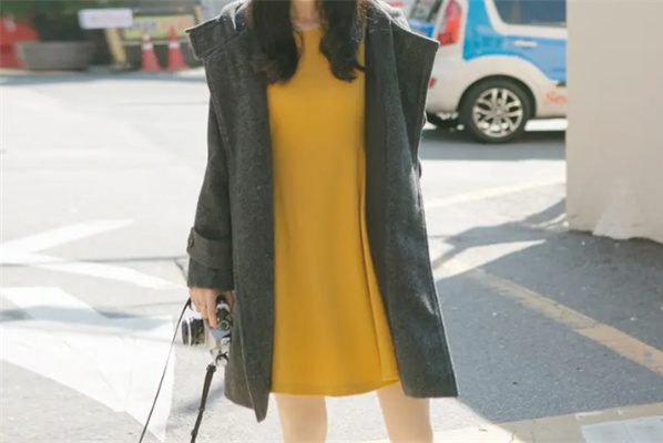 小镇姗姗女装加盟