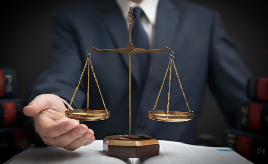 做什么挣钱快收入高？法律与专业服务