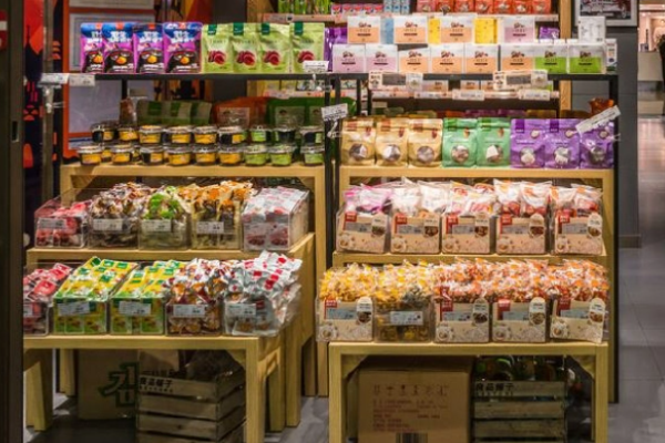 在上海开一家进口零食店成本?从市场潜力到实际预算