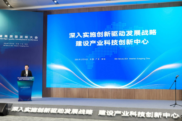 上海干点什么最挣钱工资高？热门领域大揭秘
