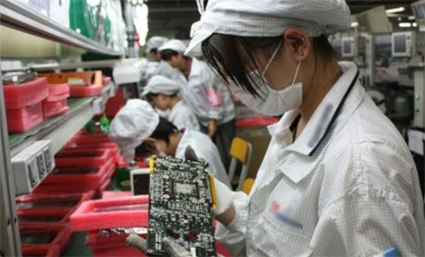 上海招工包吃住8000？14岁可以做普工吗？上海普工工资最高的厂电话多少？
