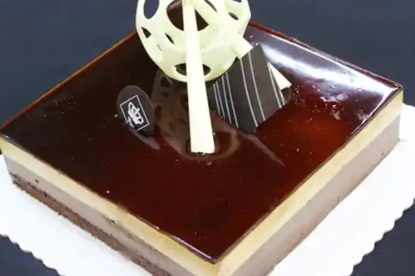 上海甜品培训有正规的地方吗？上海学做甜品学费多少？