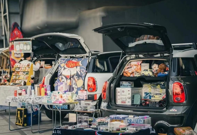 上海做啥小生意赚钱？2025年最具潜力的小生意赛道