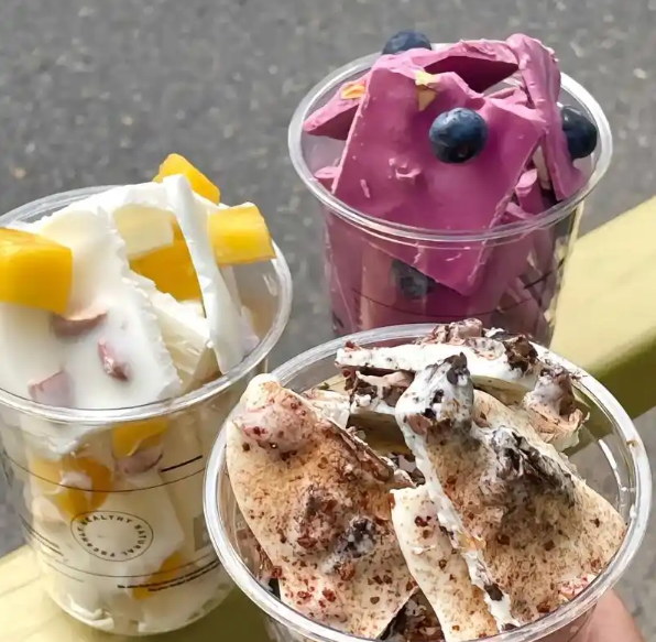 在上海开一个炒酸奶店需要投资多少钱？深度拆解成本结构与盈利逻辑