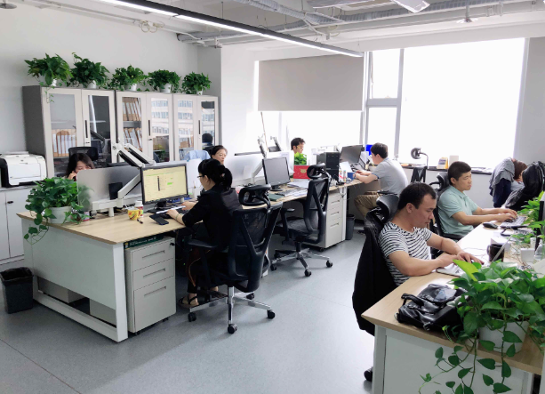 在上海开人力资源公司投资大吗？深度解析行业成本与风险