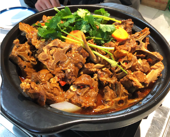 上海开开家羊蝎子火锅店投资多少店了