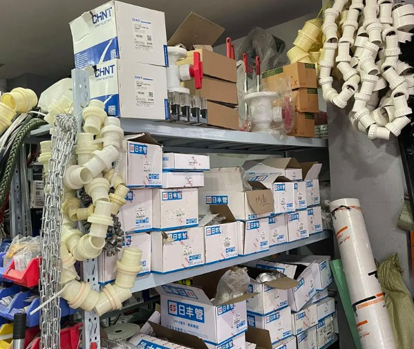 上海开五金店大概投资多少钱？从选址到运营的全流程成本解析