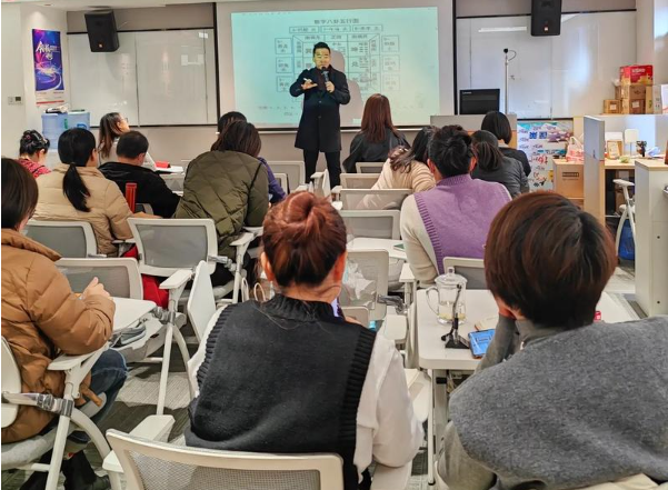 上海开上海线下培训班店要多少钱？全流程成本解析与运营策略